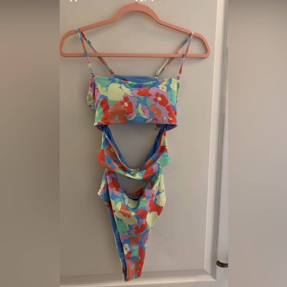 TiniBikini Medium Swimsuit New without tags
